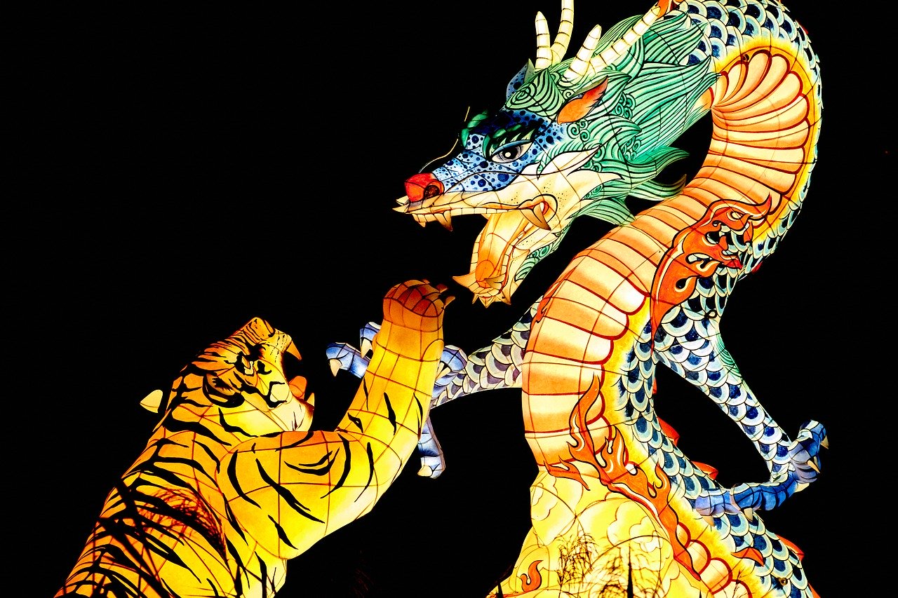 Es habitual mostrar enfrentamientos entre el 'estilo del tigre' y el 'estilo del dragón' en las artes marciales chinas